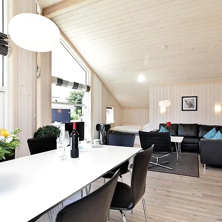 10 Person In * Großenbrode